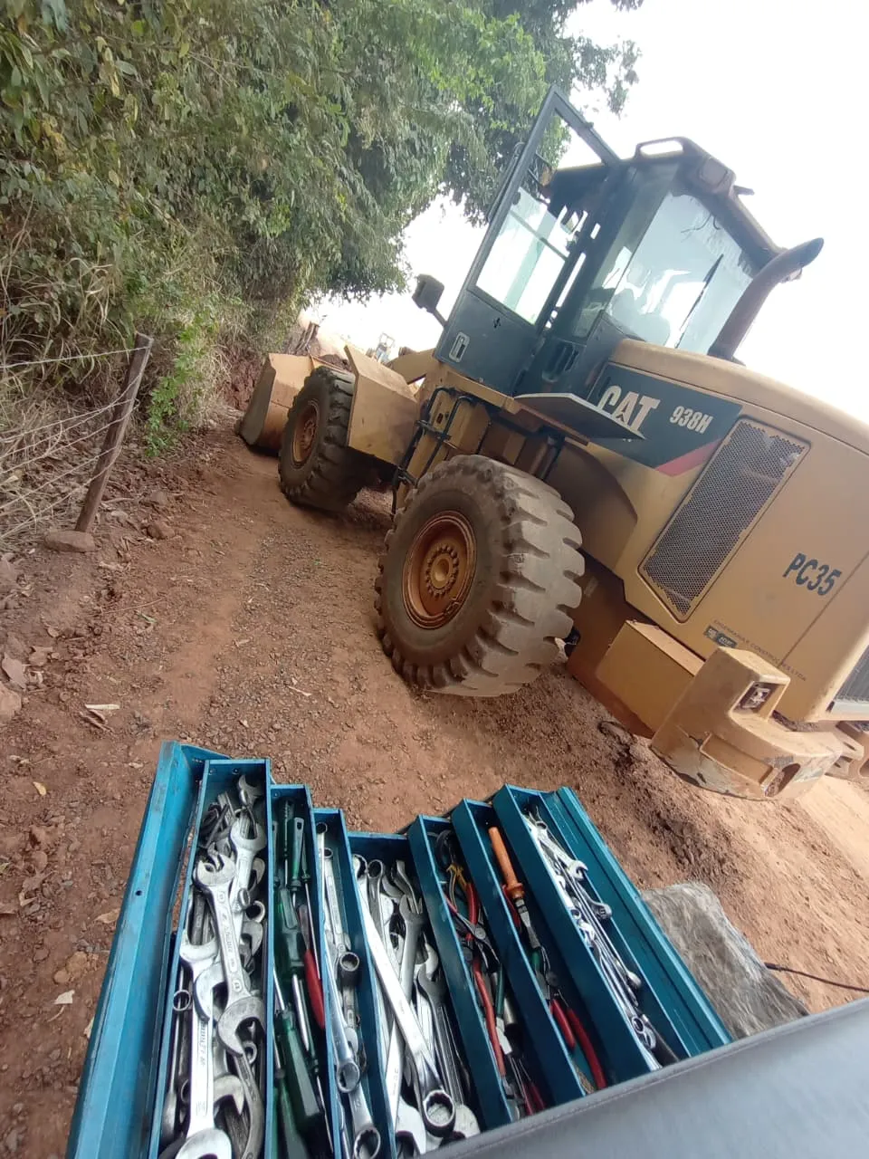 Manutenção em Pá Carregadeira no local