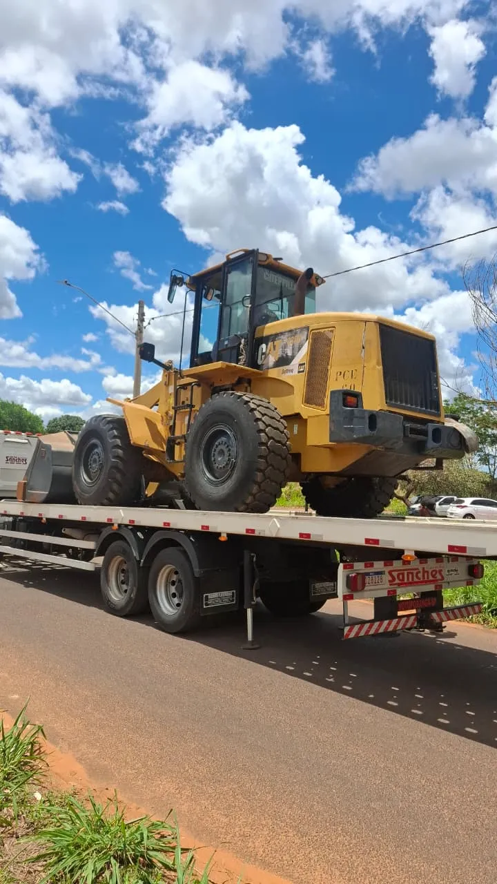 Transporte e resgate de Pá Carregadeira